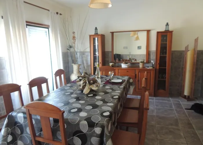 Semesterbostad Paredes Da Vitoria Senhora da Vitoria